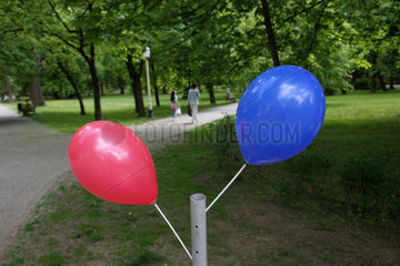 Kalisch  Polen  zwei Luftballons im Park