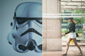 Singapur  Republik Singapur  Werbung fuer ein Star Wars-Geschaeft