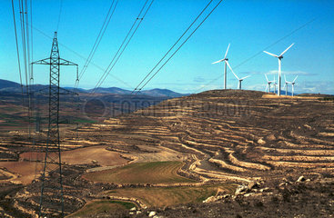 Windraeder in spanischer Landschaft
