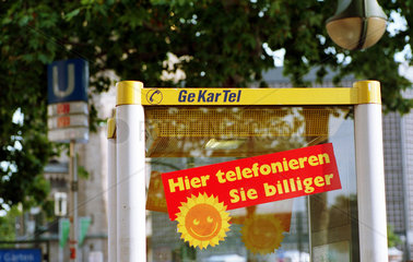 Berlin  Telefonzelle der GeKarTel AG in Berlin-Mitte