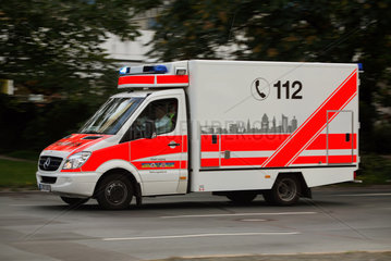 Leipzig  Deutschland  Krankenwagen im Einsatz