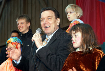 BK Gerhard Schroeder SPD  mit Kindern