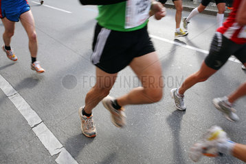 Berlin  Deutschland  Detailaufnahme  Laeufer beim Marathon