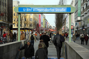 Berlin  Deutschland  Ausgang des U-Bahnhof Wilmersdorfer Strasse