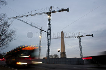 USA  Washington DC  Washington Monument under renovation