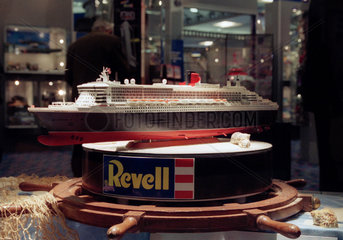 Nuernberg  Spielwarenmesse - Schiffsmodell von Revell