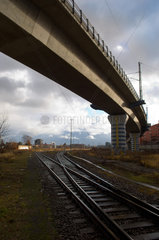 Berlin  Deutschland  Eisenbahnbruecke in Moabit