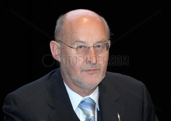 Dr. Johannes Evers  Landesbank Berlin Holding AG
