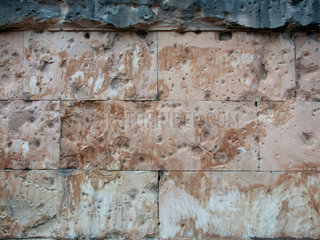 Berlin  Fassade mit Einschussloechern aus dem 2. Weltkrieg