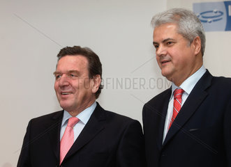 Gerhard Schroeder mit Adrian Nastase  Premierminister von Rumaenien