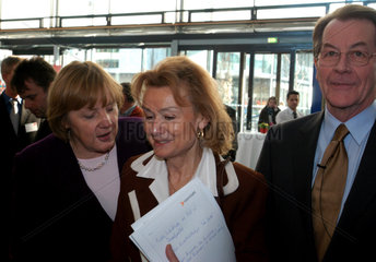 Ursula Engelen-Kefer und Angela Merkel  Berlin