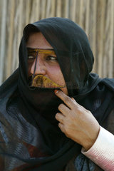 Symbolfoto einer verschleierten Frau  Dubai