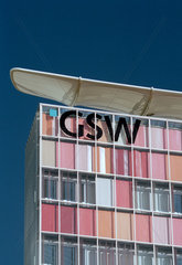 Die Zentrale im Hochhaus der GSW mit dem Firmenlogo