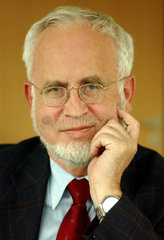 Wolf-Michael Catenhusen (SPD)  Staatssekretaer im Bundesforschungsministerium