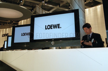 Loewe praesentiert sich auf der Funkausstellung 2003