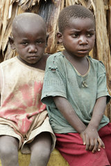Goma  Demokratische Republik Kongo  Jungen im Fluechtlingslager Shasha