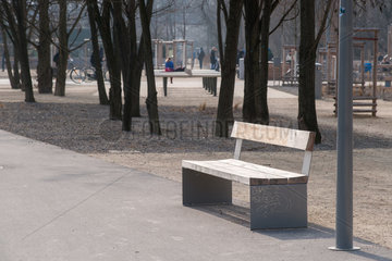 Berlin  Deutschland  gestaltete Parklandschaft am Gleisdreieck