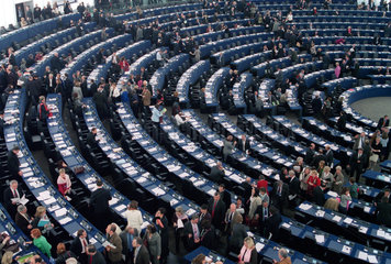 Strasbourg  Abgeordnete verlassen das EU Parlament