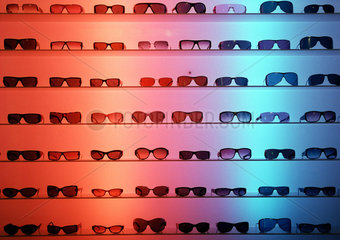 Muenchen  Auslage von Designerbrillen in der Muenchner City
