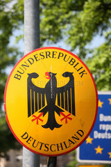 Goerlitz  Polen  Schild Bundesrepublik Deutschland mit dem Bundesadler