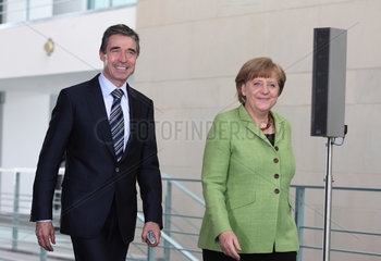 Berlin  Deutschland  Anders Fogh Rasmussen  Generalsekretaer der NATO und Bundeskanzlerin Dr. Angela Merkel  CDU