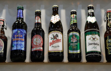 Berlin  Bierflaschen auf der Internationalen Gruenen Woche 2006