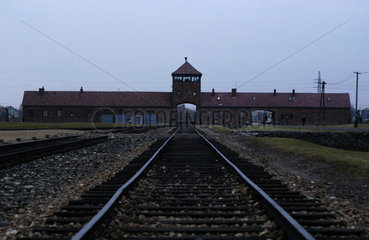 Haupttor des KZ Auschwitz II - Birkenau