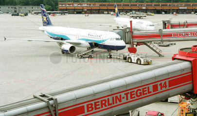 Blick auf die Flugabfertigung am Flughafen Berlin-Tegel