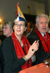 Ministerpraesidentin Heide Simonis SPD mit Narrenkappe