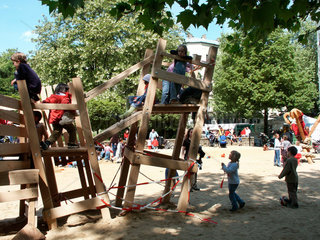 Berlin  Kinderspielplatz am Kollwitzplatz