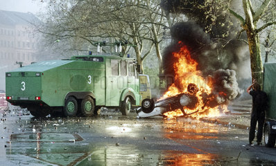 1.Mai-Randale 2001 in Berlin Kreuzberg