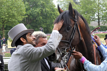 Royal Ascot  Elite Army with owner Sheikh Hamdan bin Mohammed al Maktoum after winning the King George V Stakes