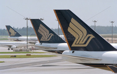 Flugzeuge von Singapore Airlines auf dem Changi International Airport in Singapur