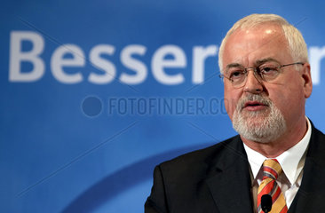 Kiel  Peter Harry Carstensen  CDU  beim Wahlkampf