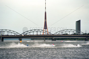 Bootsrennen auf der Daugava in Riga  Lettland