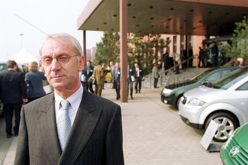Dr. Robert Buechelhofer