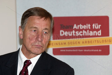 Minister Wolfgang Clement  ARBEIT FUER DEUTSCHLAND