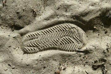 Ruegen  ein Schuhabdruck im Sand