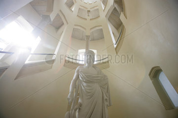 Berlin  Deutschland  Skulptur des Heiligen Pantaleon in der Charite