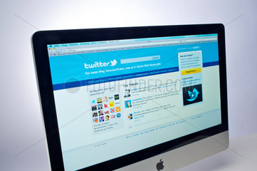 Hamburg  Deutschland  Internetseite twitter auf einem Apple-iMac
