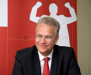 Dortmund  Deutschland  Wijnand Donkers (CEO DAIG) bei einer Schulaktion