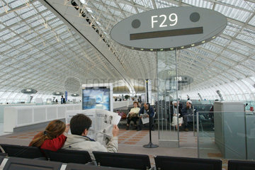 Paris  Terminal F des Internationalen Flughafen Charles de Gaulle