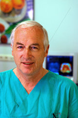 Prof. Dr. med. Theodor Senge  Direktor der Urologischen Klinik  Herne Klinik