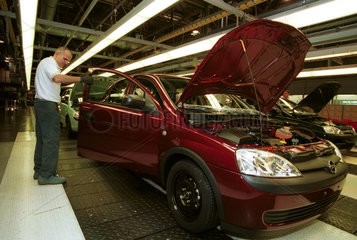 Autoproduktion bei Opel in Spanien
