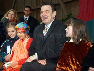 BK Gerhard Schroeder  SPD  mit Kindern