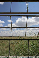 Glenrio  USA  Blick aus dem Fenster einer verlassenen Tankstelle