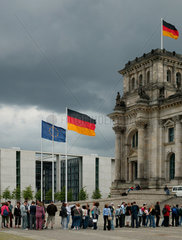 Berlin  Warteschlange der Besucher des Reichstages