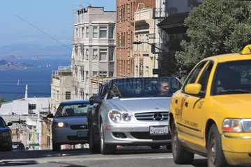 San Francisco  USA  Strasse mit Blick auf die Bay