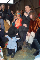 BK Gerhard Schroeder  SPD  mit Kindern