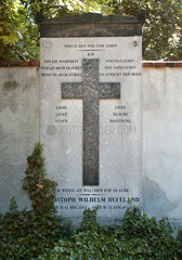 Berlin  Grabmal Hufeland auf Dorotheenstaedtischen Friedhof